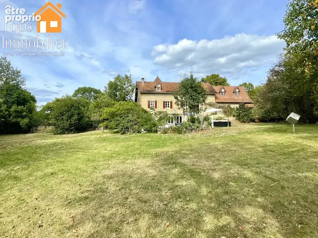 Maison en pierre divisée en deux logements avec piscine et grand jardin - photo 3