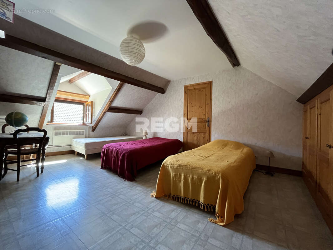 Maison à LA CHAPELLE-LA-REINE
