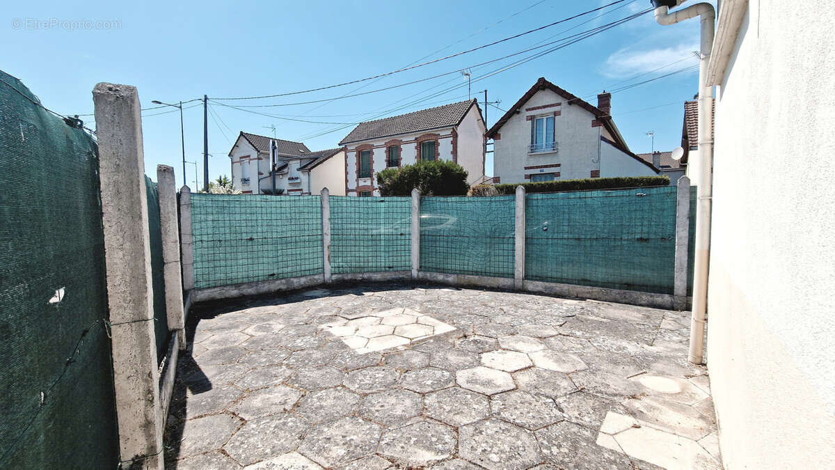 Maison de ville avec garage à fort potentiel proche UTT - photo 11