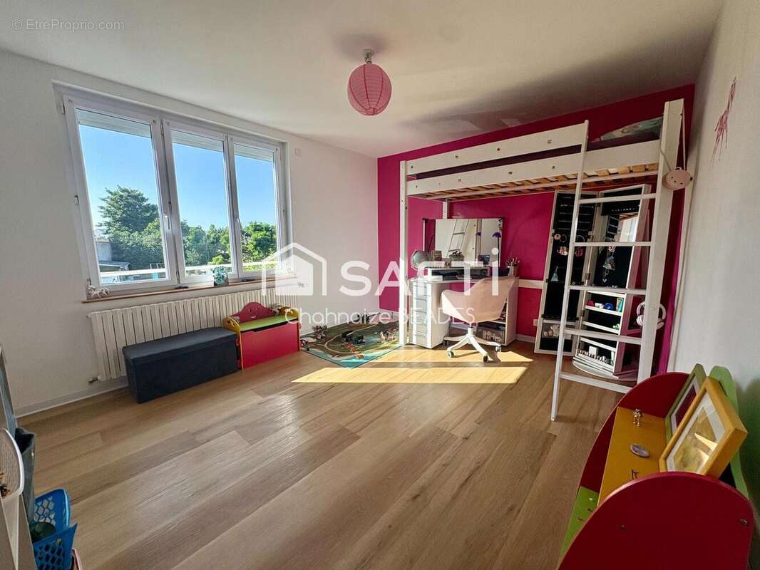 Maison 154 m² à Equeurdreville-Hainneville  - photo 9