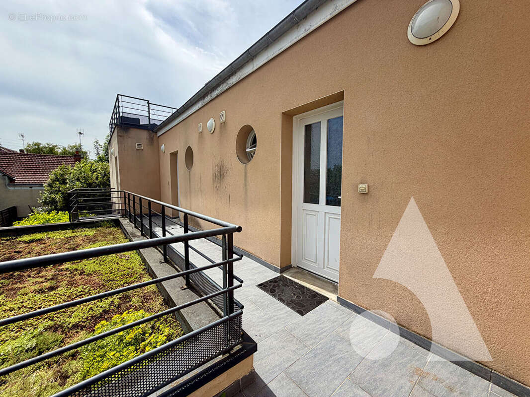 Appartement DUPLEX 3P 60,26 m2 carrez 75m2 habitables Terrasse 50m2 - photo 4