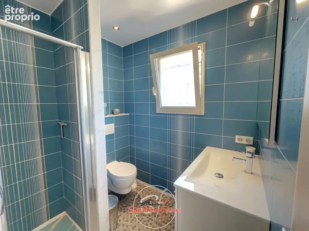 Superbe villa individuelle avec piscine, garage, abri voiture et terrain atttenant - photo 9