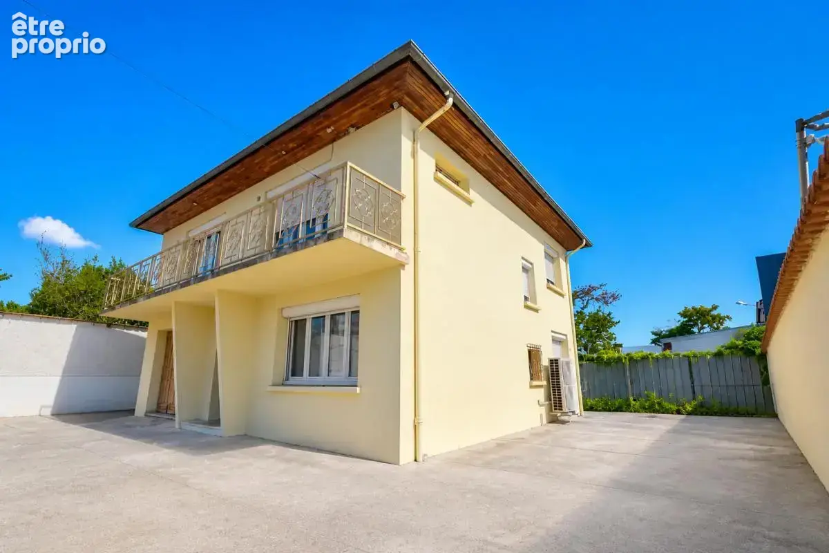 Maison à VAULX-EN-VELIN
