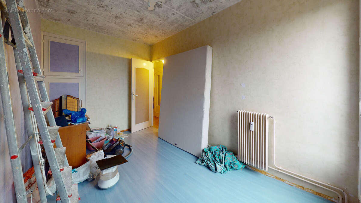 Appartement à BRUYERES-LE-CHATEL