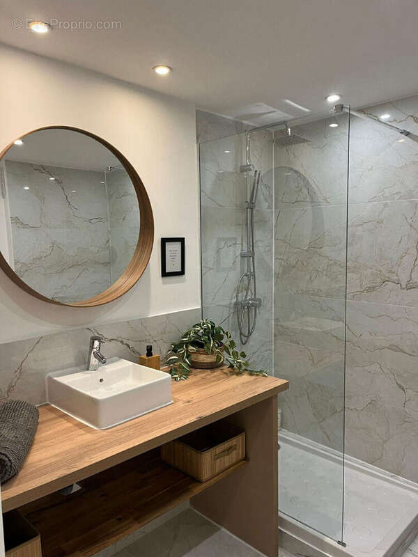 Appartement à MARSEILLE-2E