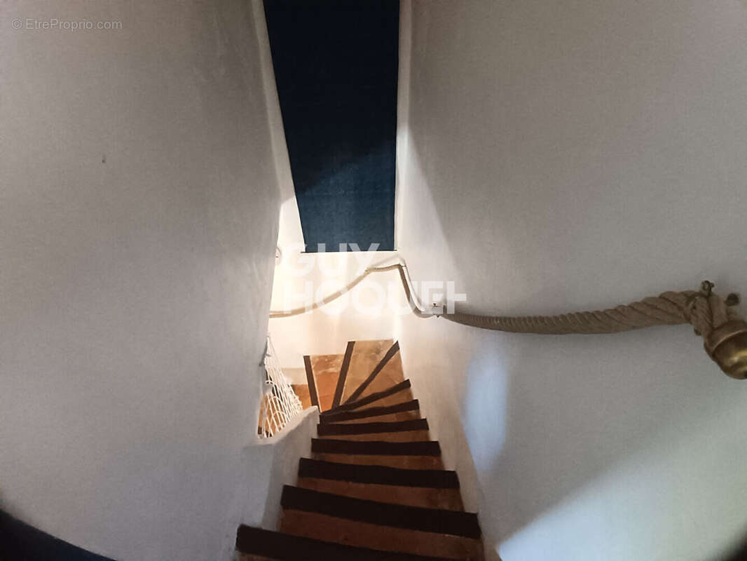 Maison à GINESTAS