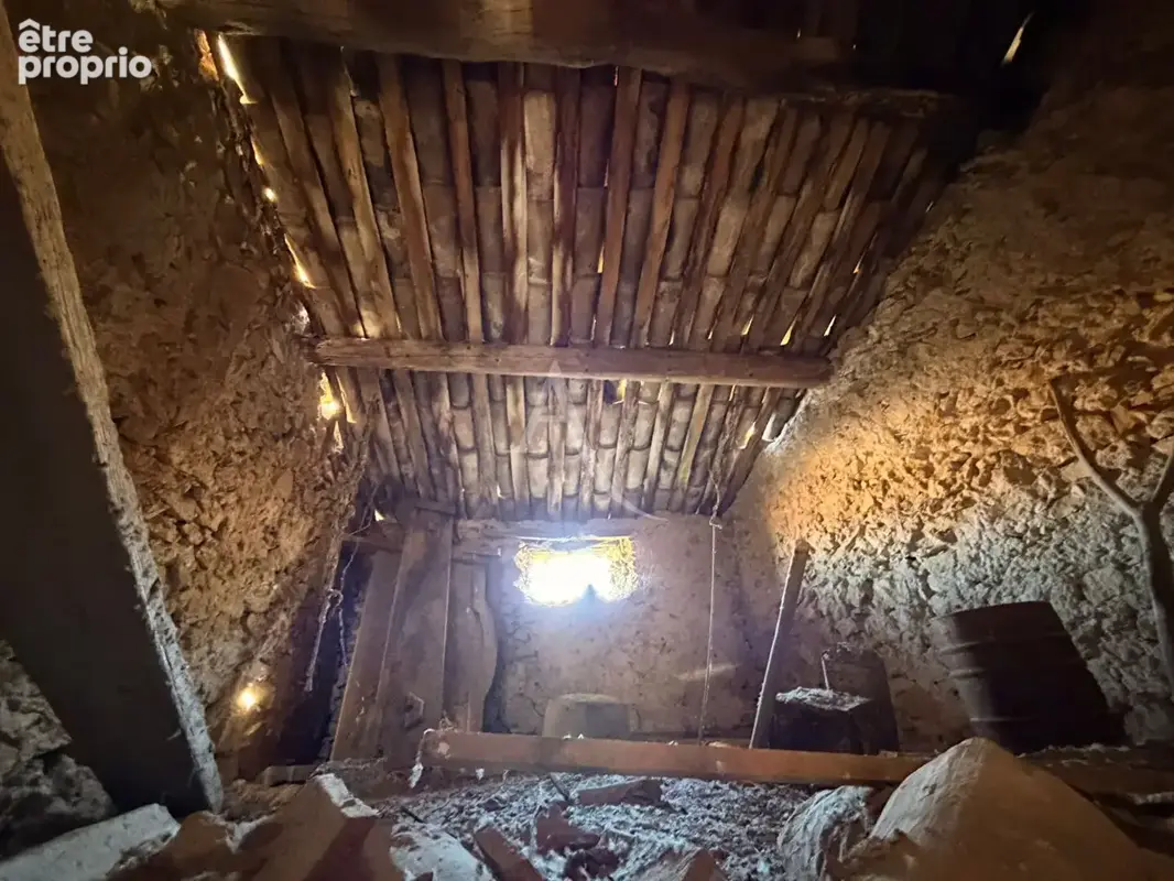 Remise a renover sur deux niveaux avec cave vinon sur verdon - photo 4