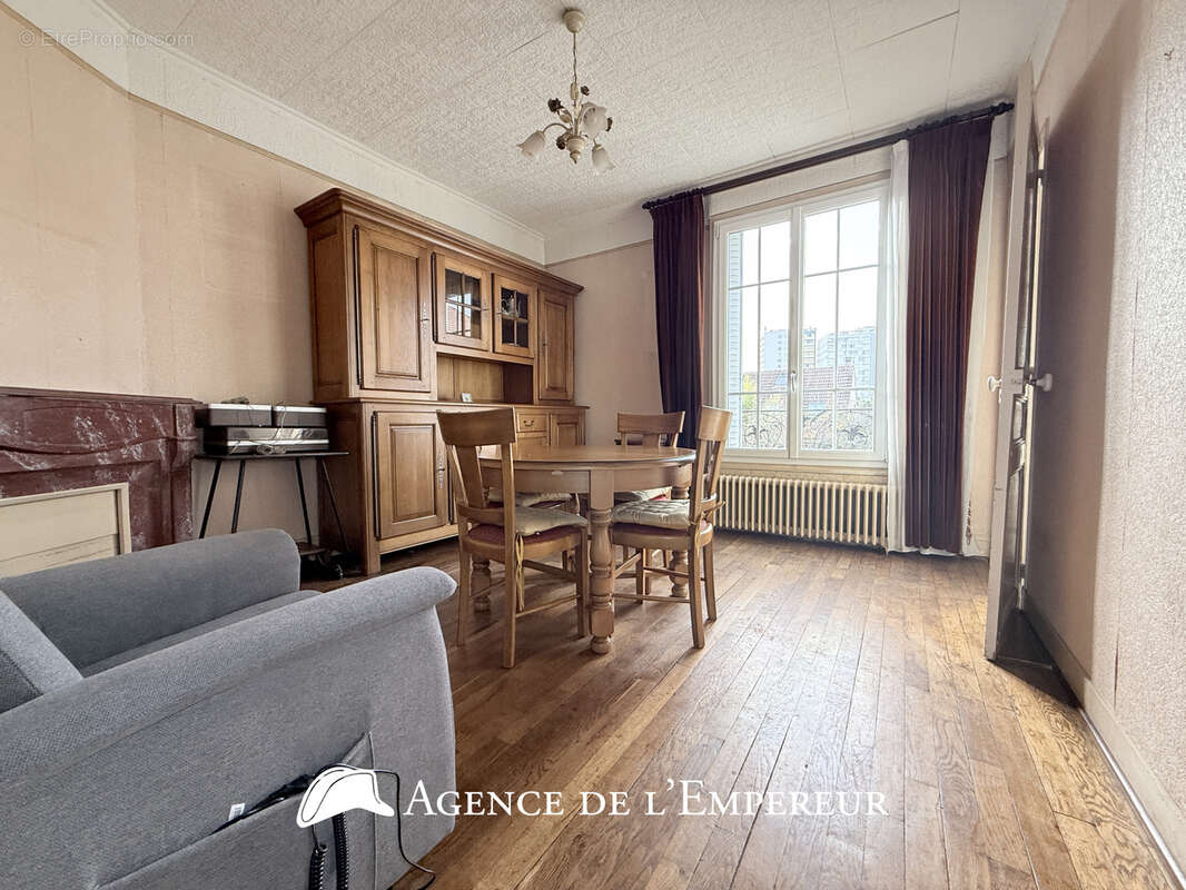 Appartement à RUEIL-MALMAISON