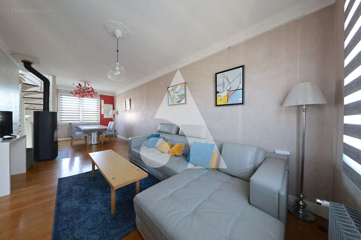 Maison à VIGNEUX-SUR-SEINE