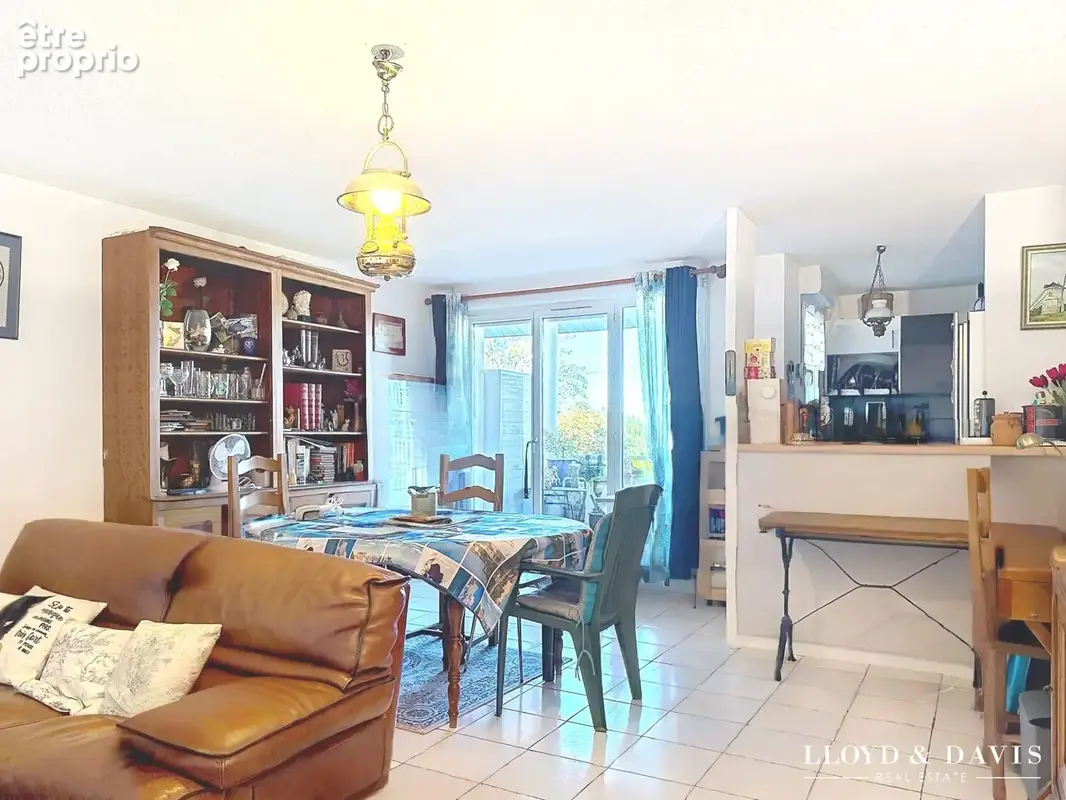 Appartement 4 pièces 85 m² à vendre à Royan (17200) - photo 2