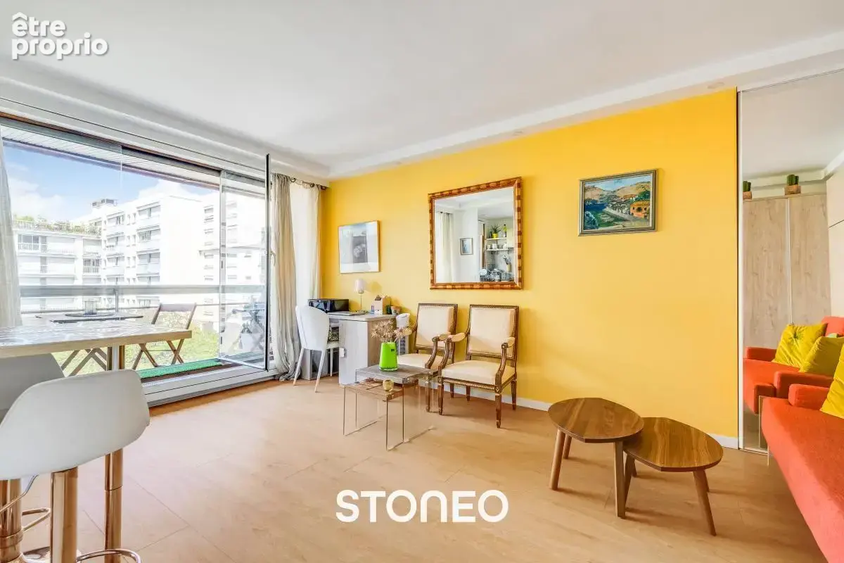 PARIS 15 - VOLONTAIRES : studio avec balcon sur jardin - photo 2