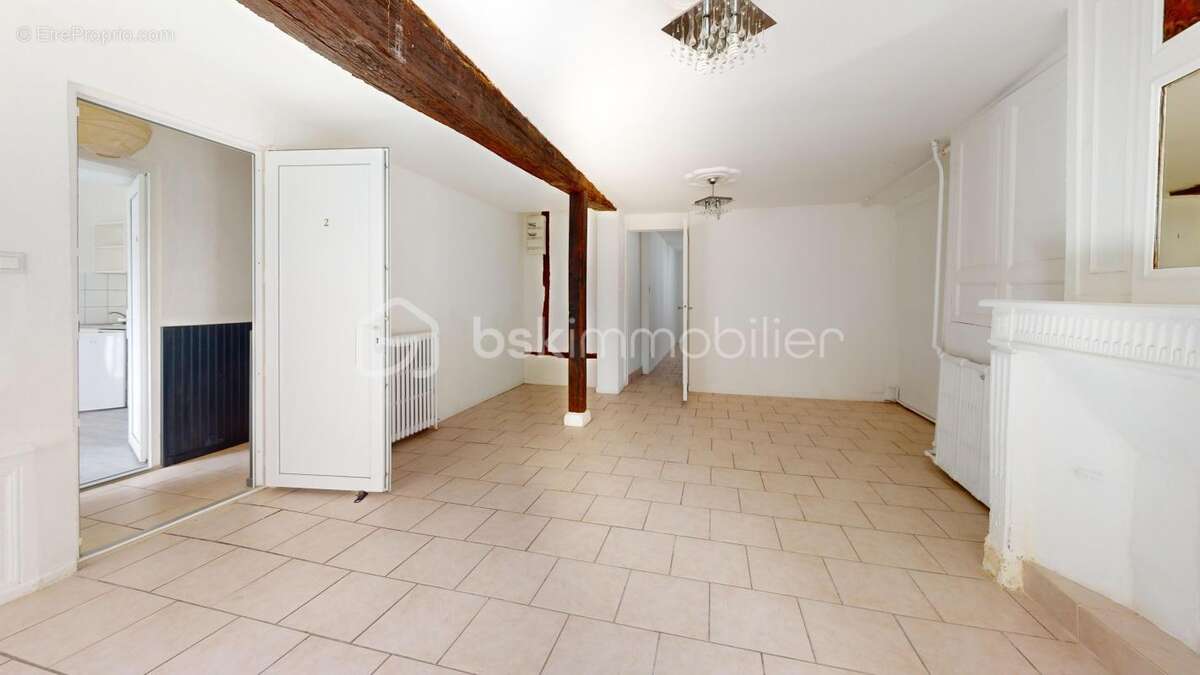 Maison à BELLEGARDE