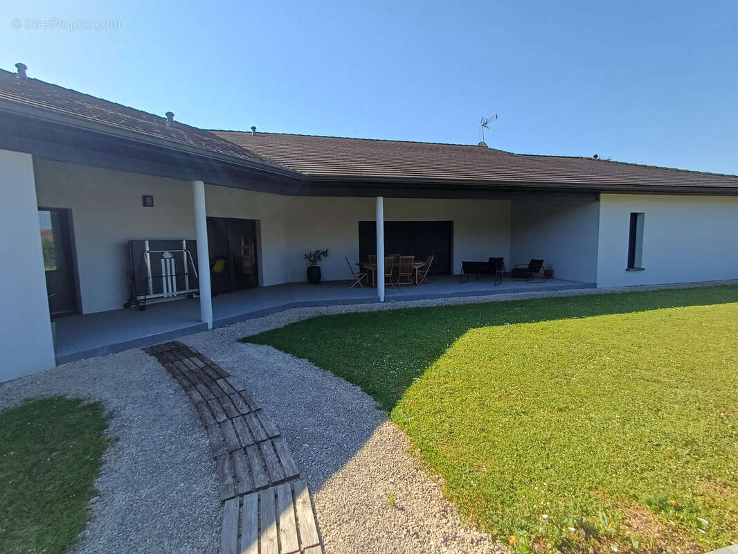 Maison à BARRO