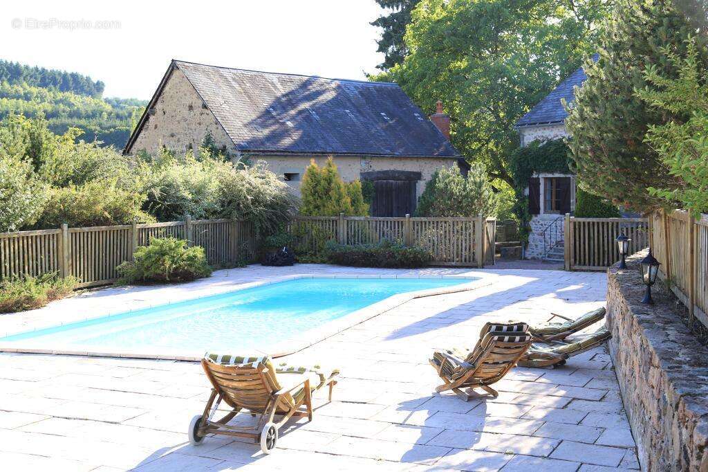 Maison à CUSSY-EN-MORVAN