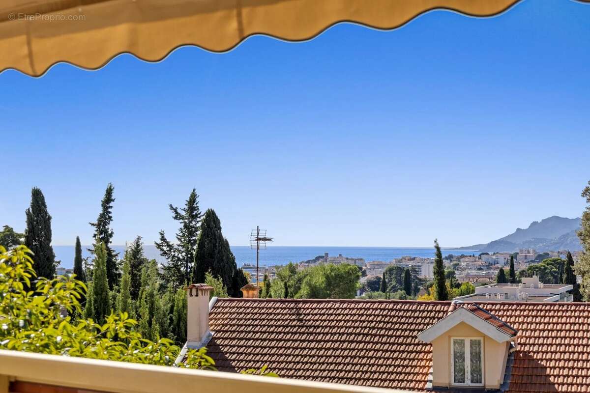 Appartement à LE CANNET