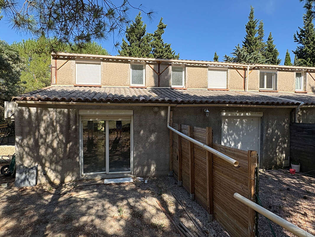 Batisse immobilière de 5 logements T4 avec jardin - idéal investisseur - photo 4