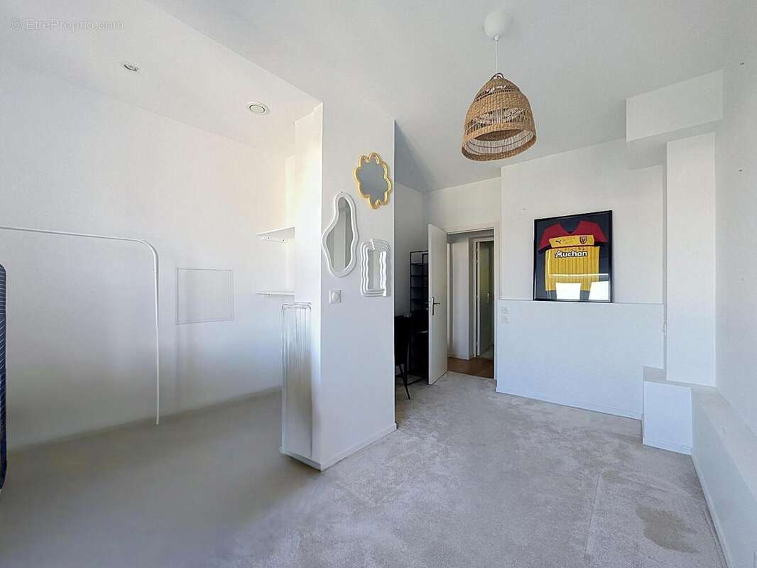   - Appartement à LILLE