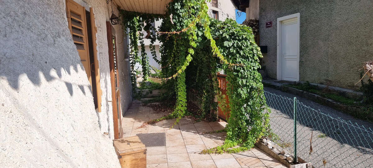 Maison à SAINT-JEAN-DE-LA-PORTE