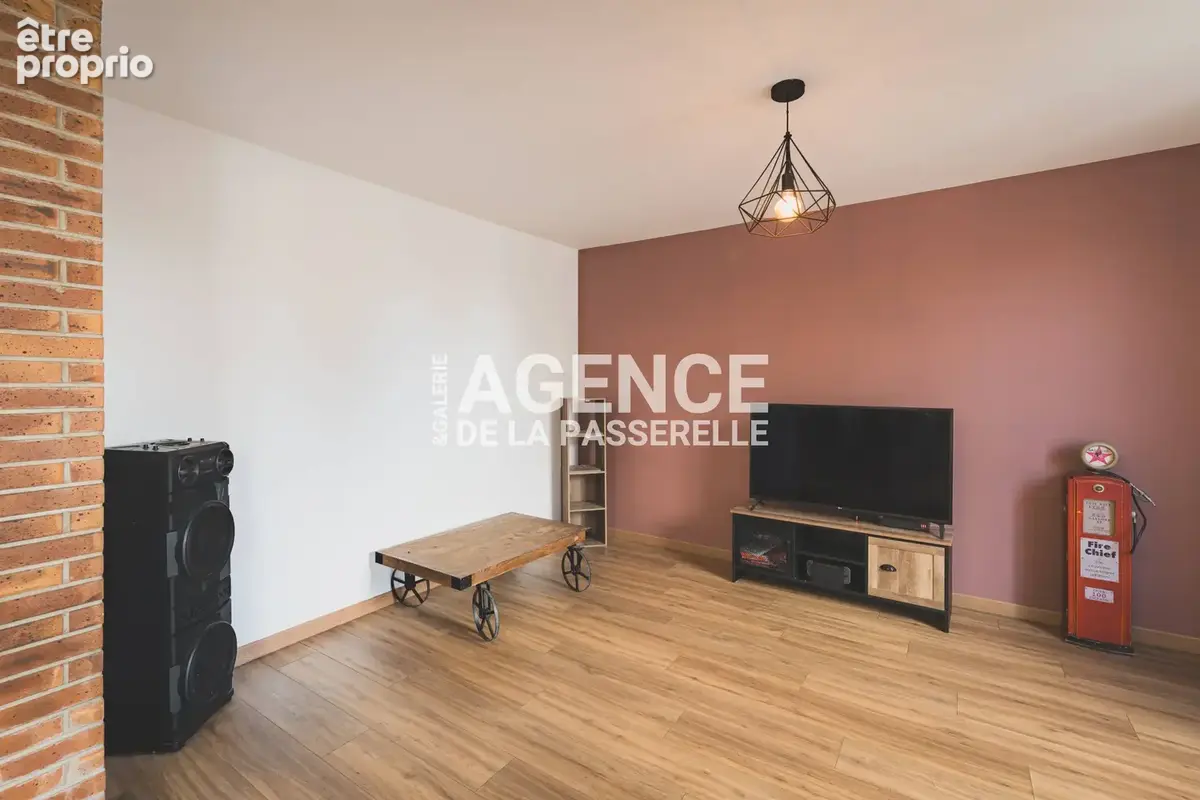 Maison rénovée de 118m2, 4 chambres, jardin et piscine. - photo 13