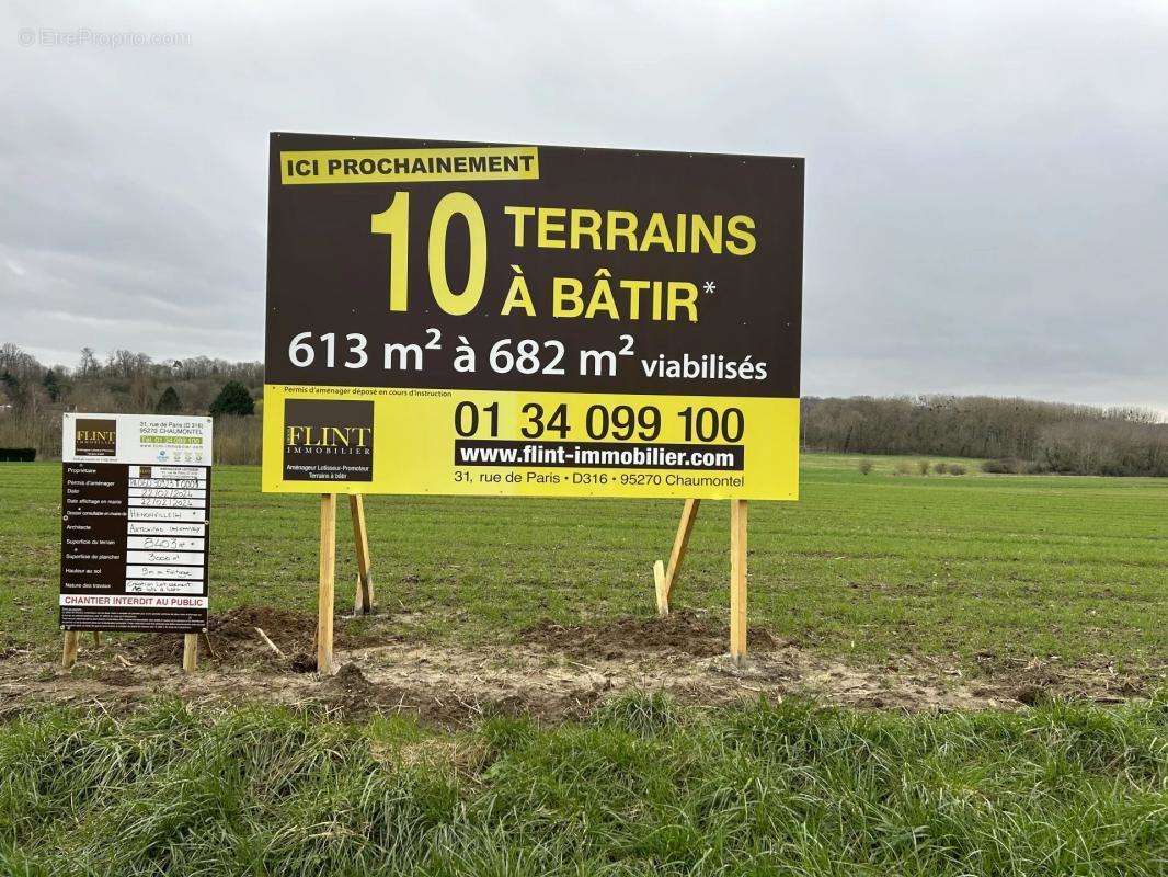 Terrain à HENONVILLE