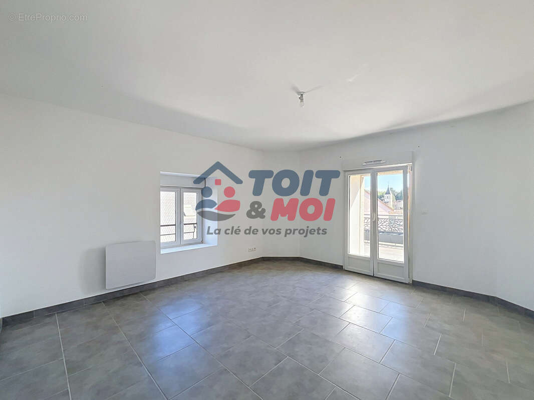 Grande maison familiale, studio indépendant et combles aménageables. - photo 10