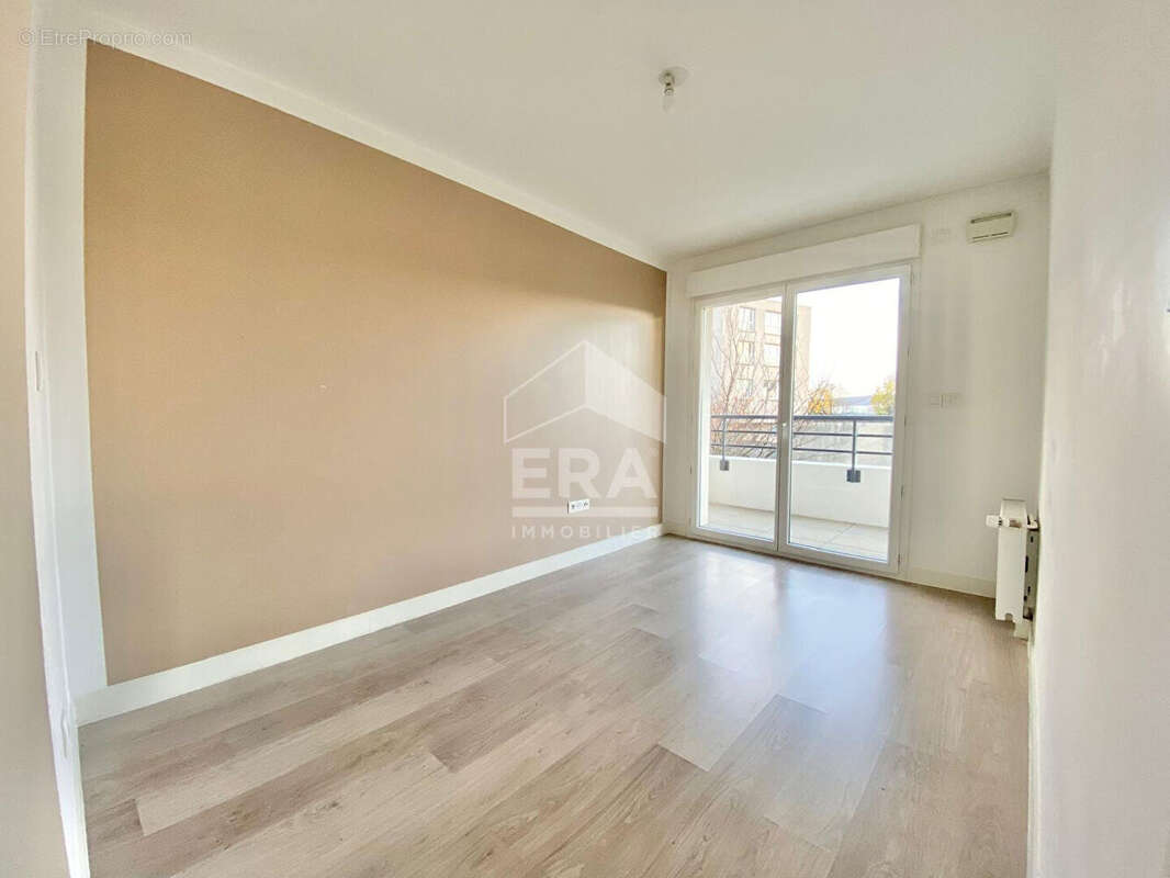 Appartement à SARTROUVILLE