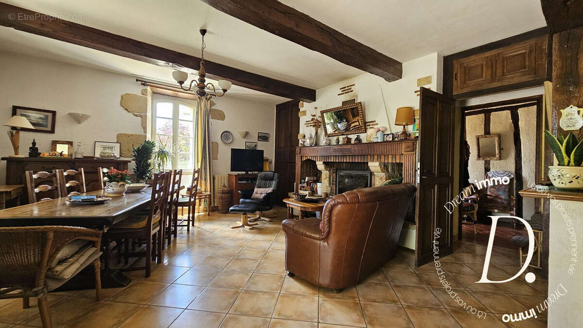 Maison à CASTELNAU-MAGNOAC