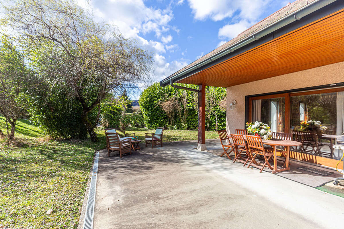 Agence immobiliere laforet - co-exclusivite - "protea" - cuvat - maison individuelle 6 pièces de 172,07 m² au sol - terrain de 1 - photo 3
