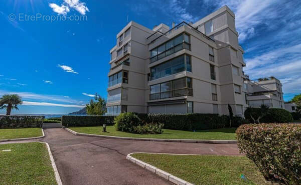 Appartement à MANDELIEU-LA-NAPOULE