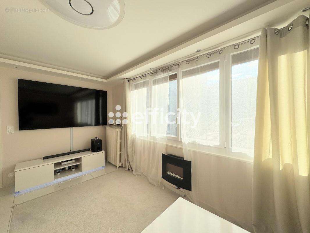 Appartement à VITRY-SUR-SEINE