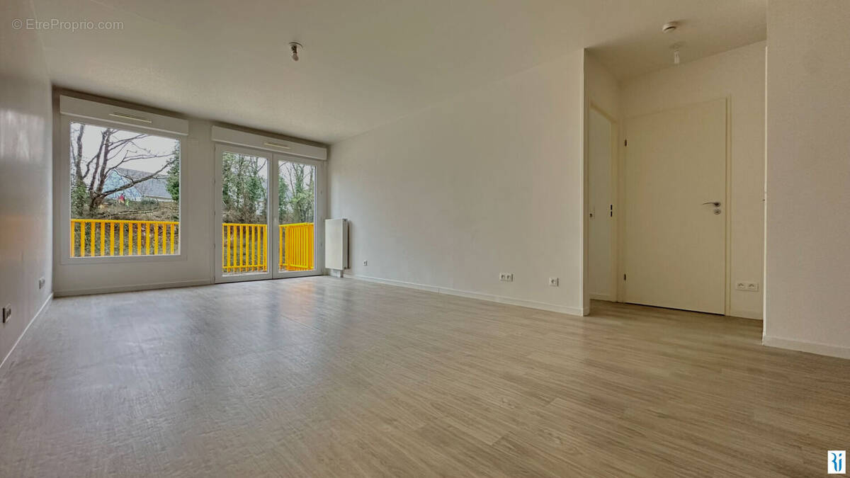 Appartement à PETIT-COURONNE