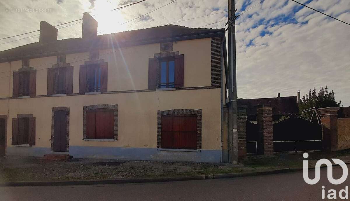 Photo 2 - Maison à ARCES-DILO