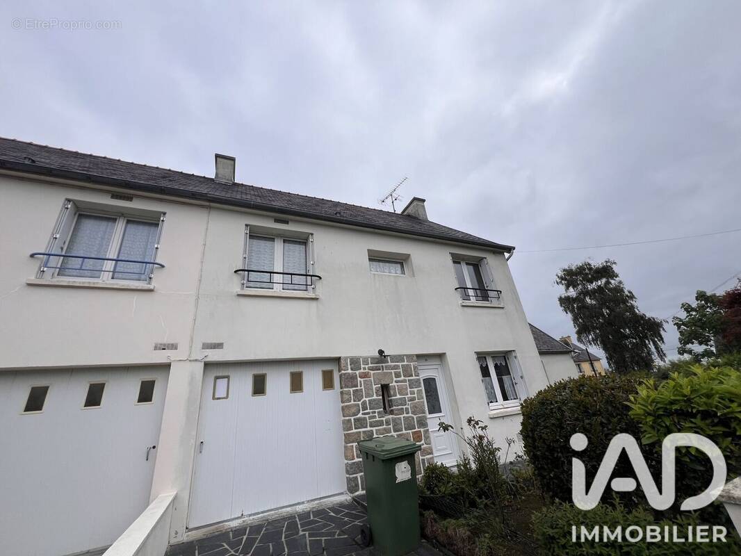 Photo 1 - Maison à SAINT-MARTIN-DES-CHAMPS