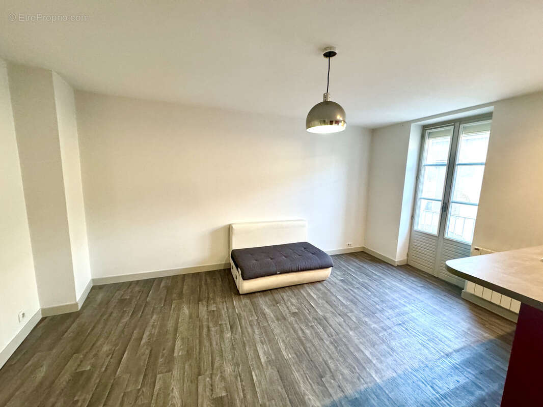 Maison à LES MARTRES-DE-VEYRE