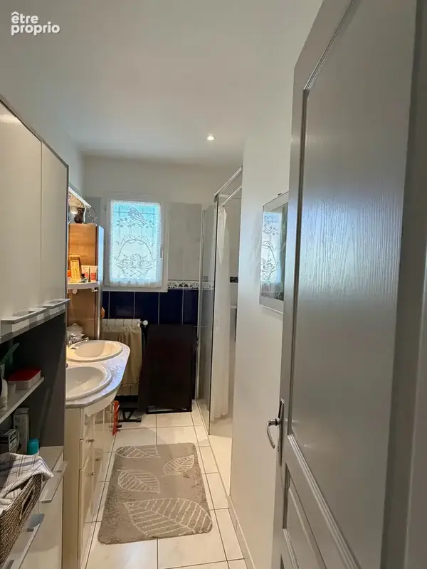 Maison de plain-pied 118 m2, 3 chambres, garage et jardin fleuri, au calme - photo 9