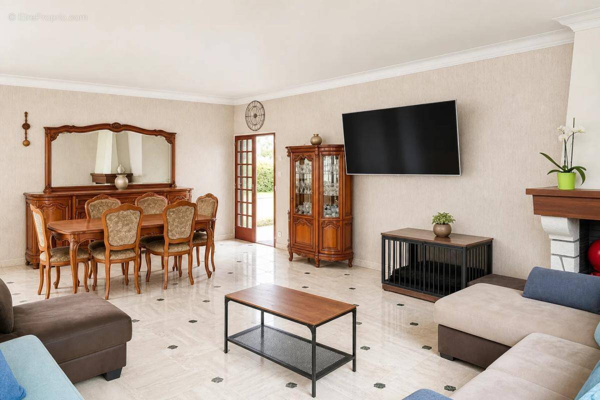 Maison à PINEUILH