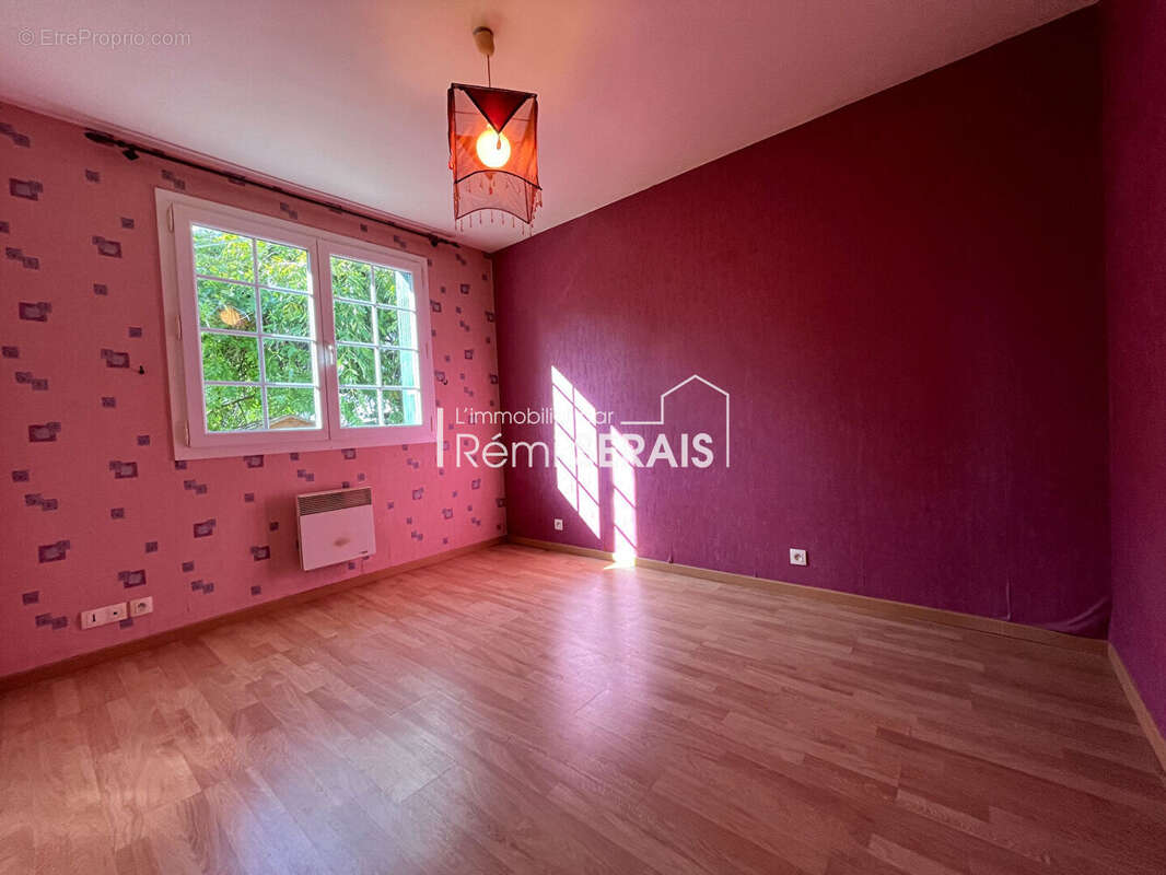 Maison à SAINT-CYR-DU-BAILLEUL