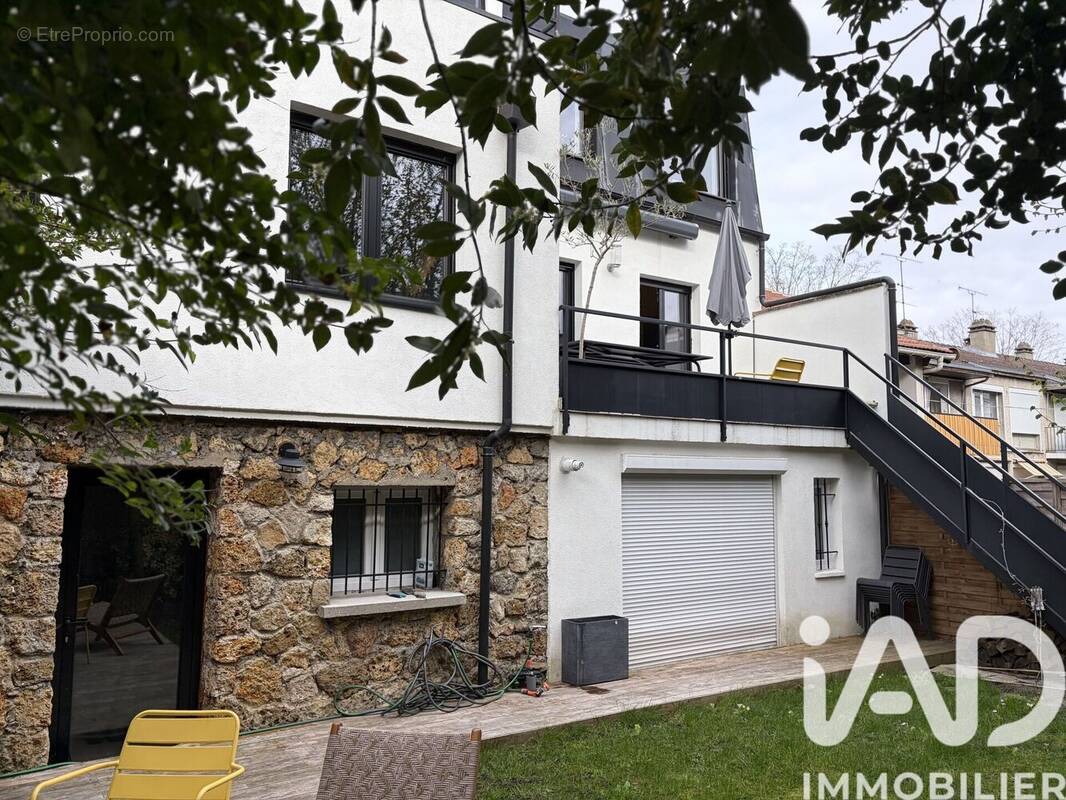 Photo 1 - Maison à SURESNES