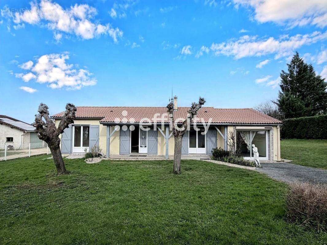 Maison à CASTILLONNES