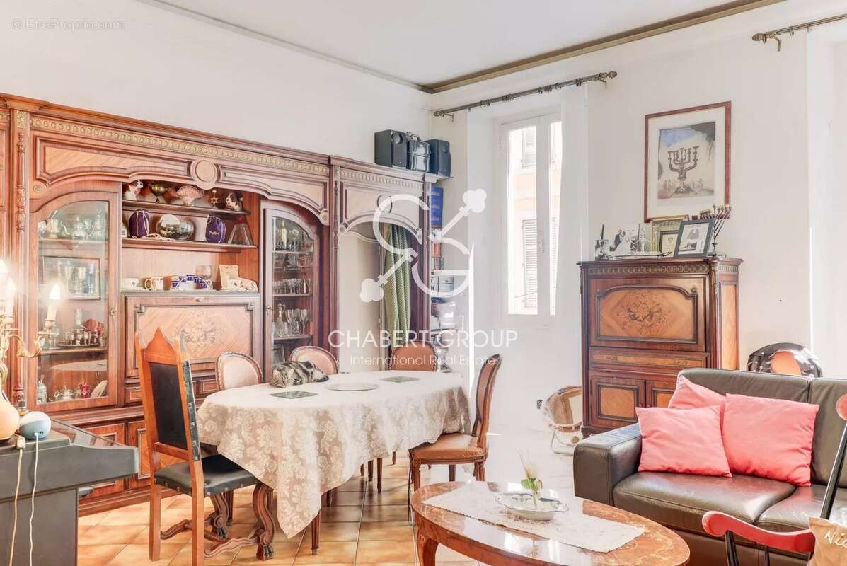 Nice vielle ville appartement 5 pieces 100 m² ascenseur balcon  cave - photo 2