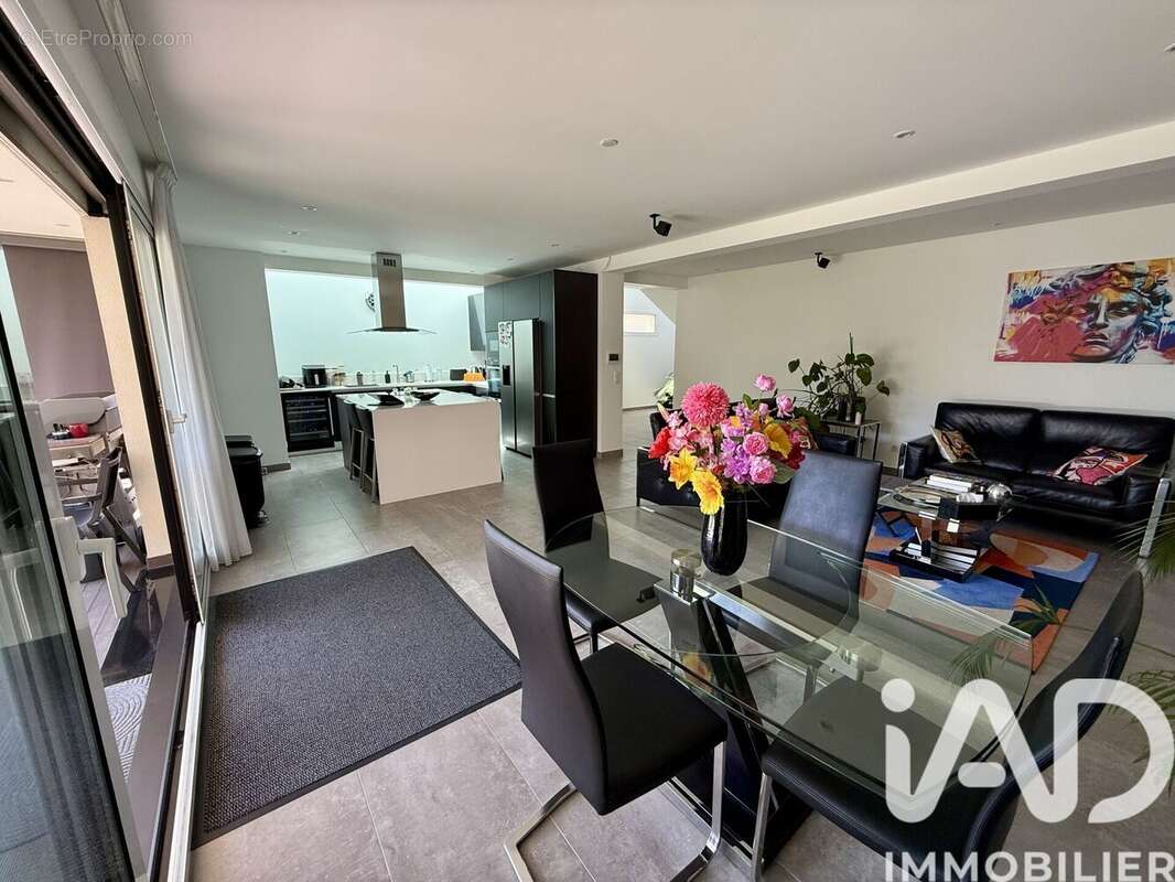 Maison 147 m² à Gagny  - photo 4