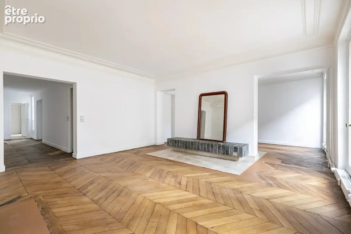 PARIS 9 - rue CHAPTAL - F5  + Cave + Chambre de service - photo 2