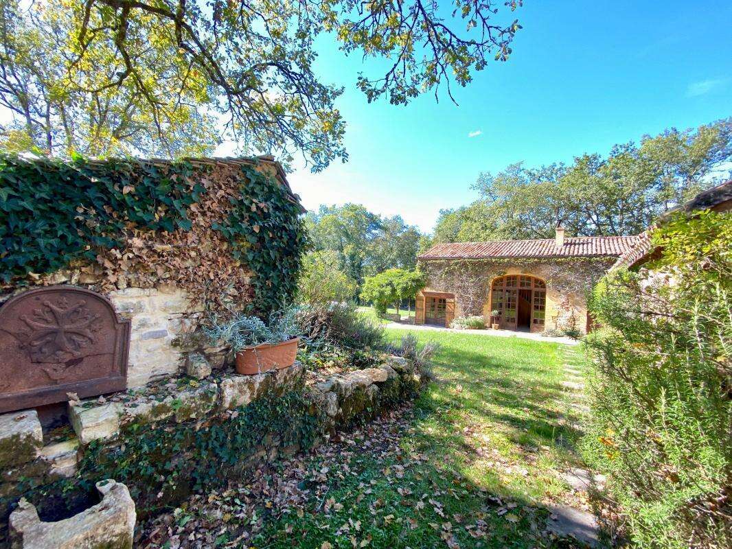 Maison à MAUZAC-ET-GRAND-CASTANG