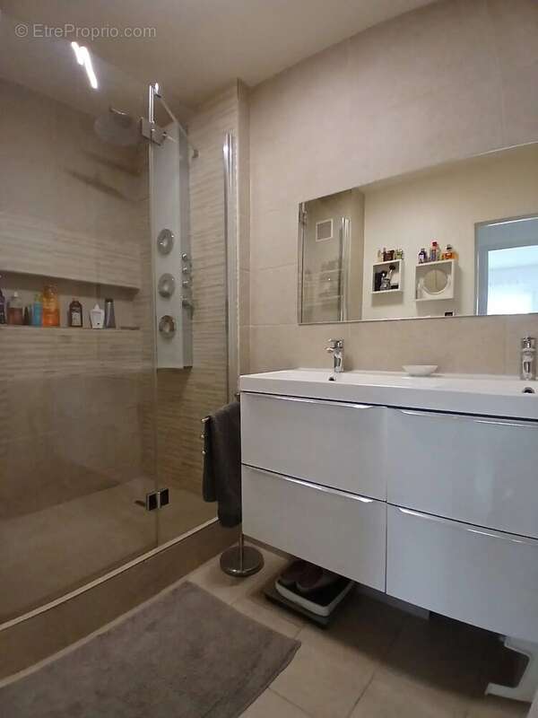 Appartement à SARTROUVILLE