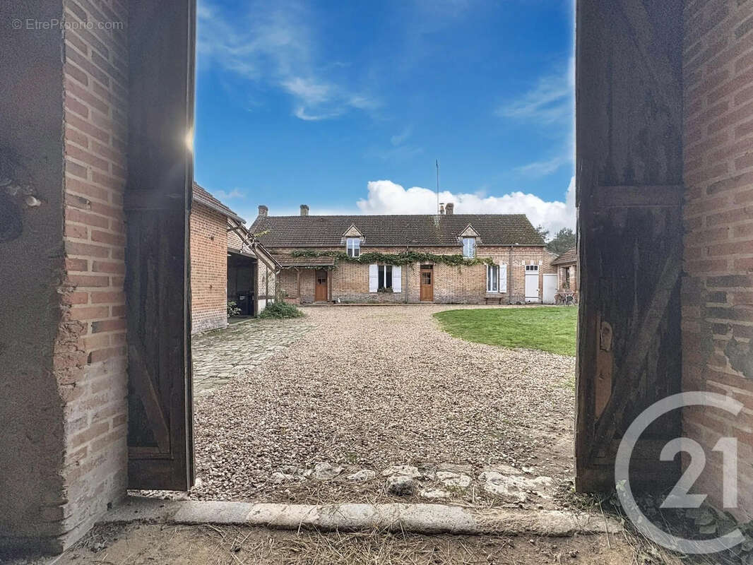 Maison à MENESTREAU-EN-VILLETTE