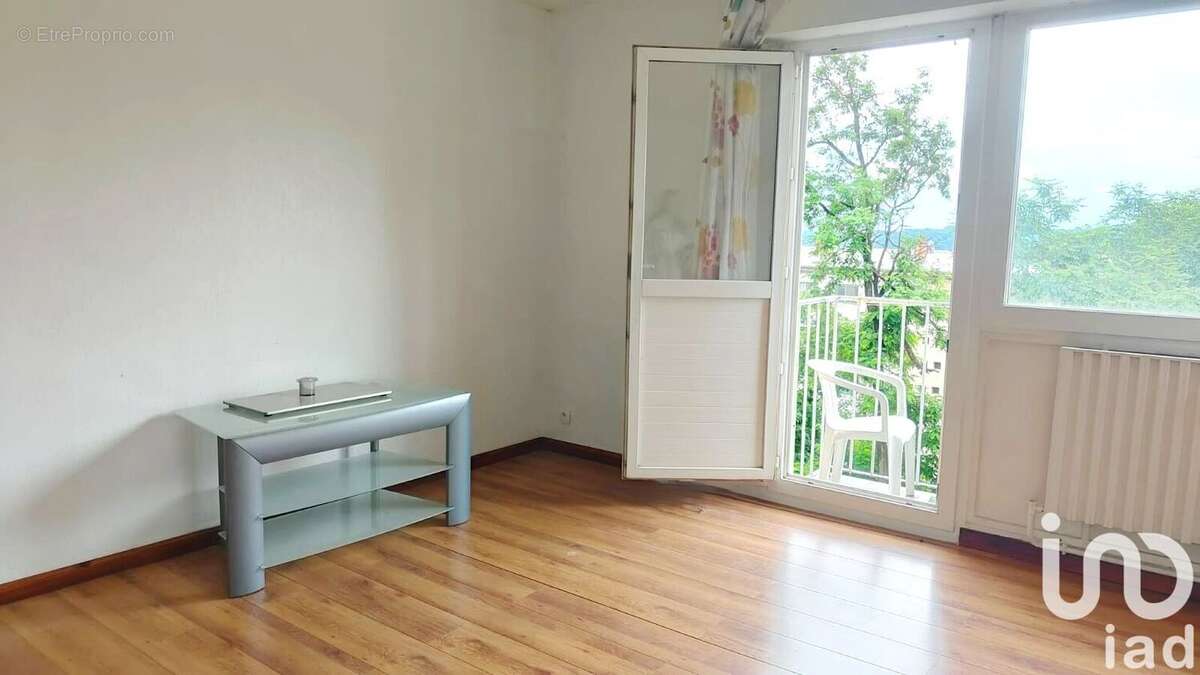 Photo 3 - Appartement à IRIGNY