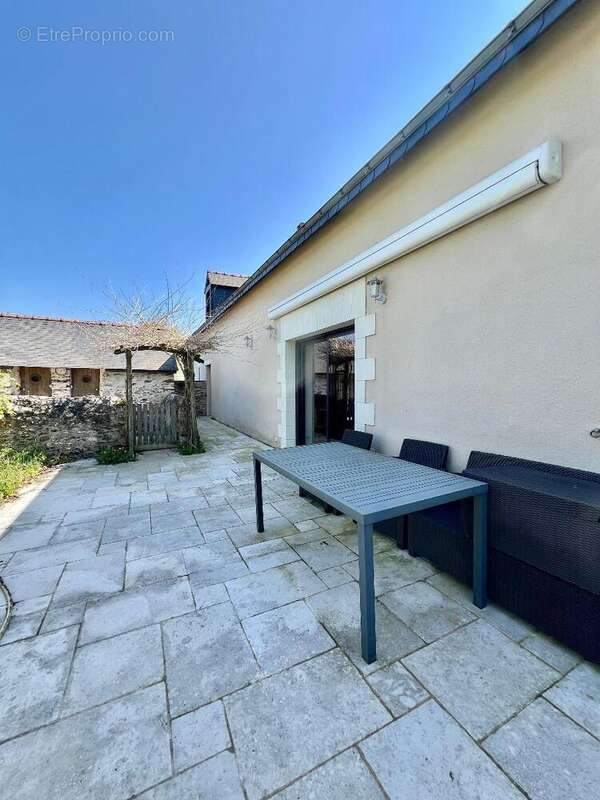   - Maison à ECOUFLANT