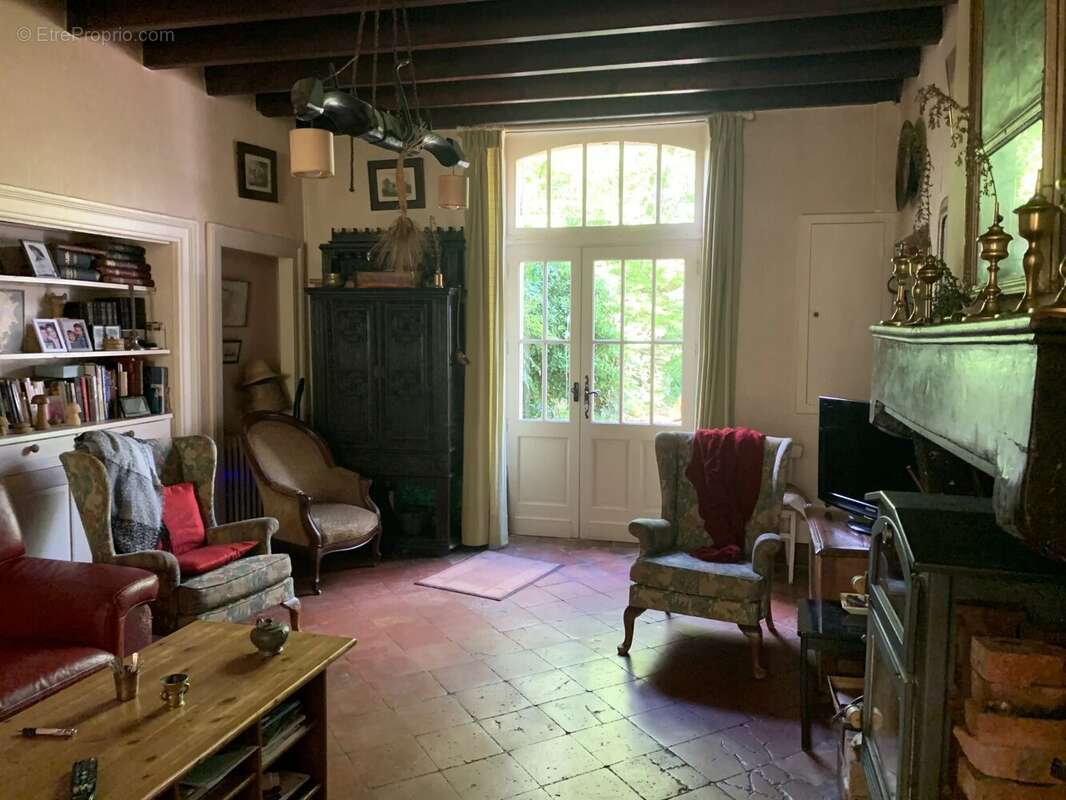 Maison mitoyenne avec 6 chambres, maison d'amis et dépendances - photo 9