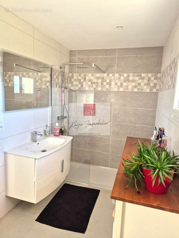 Maison à SAINT-CERGUES