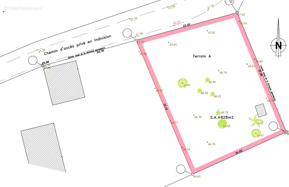 Terrain à YVRE-L'EVEQUE